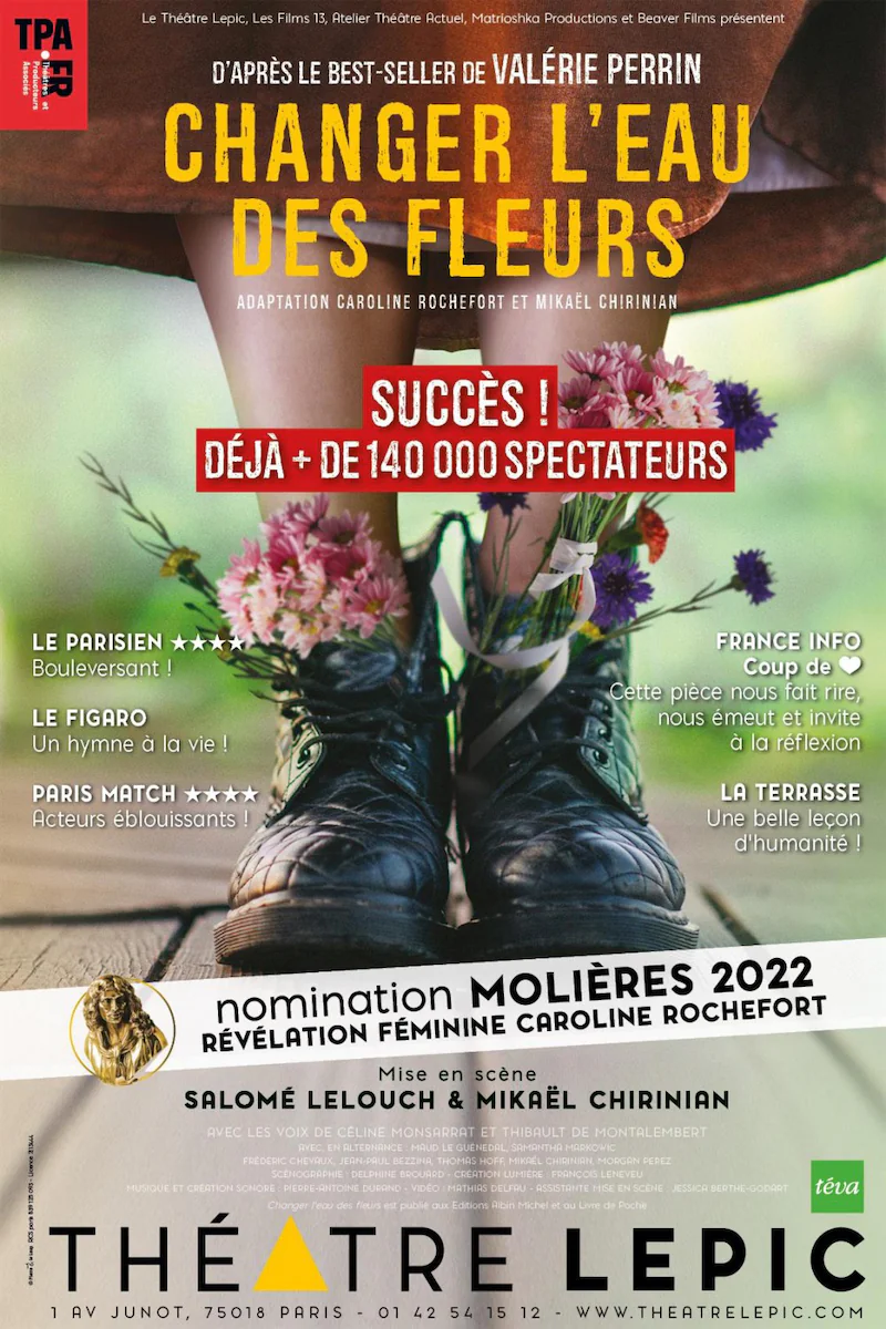 Changer l'eau des fleurs